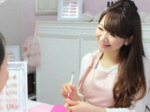 名古屋の安い少人数制ならリサキネイルスクール